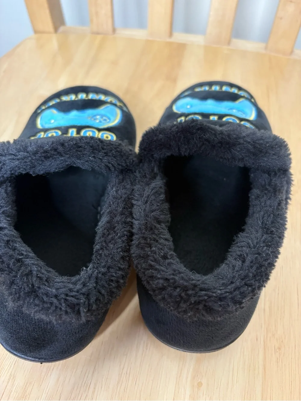Wonder Nation Boys Black 'Out of Control' Game Controller Slippers 2-3